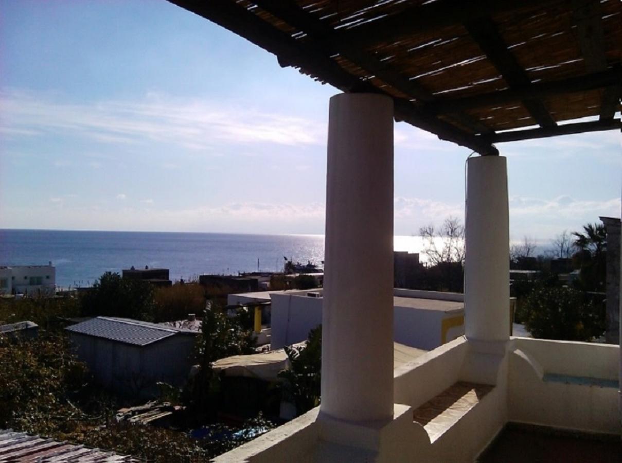 Case La Pergola Aparthotel Stromboli Exterior photo