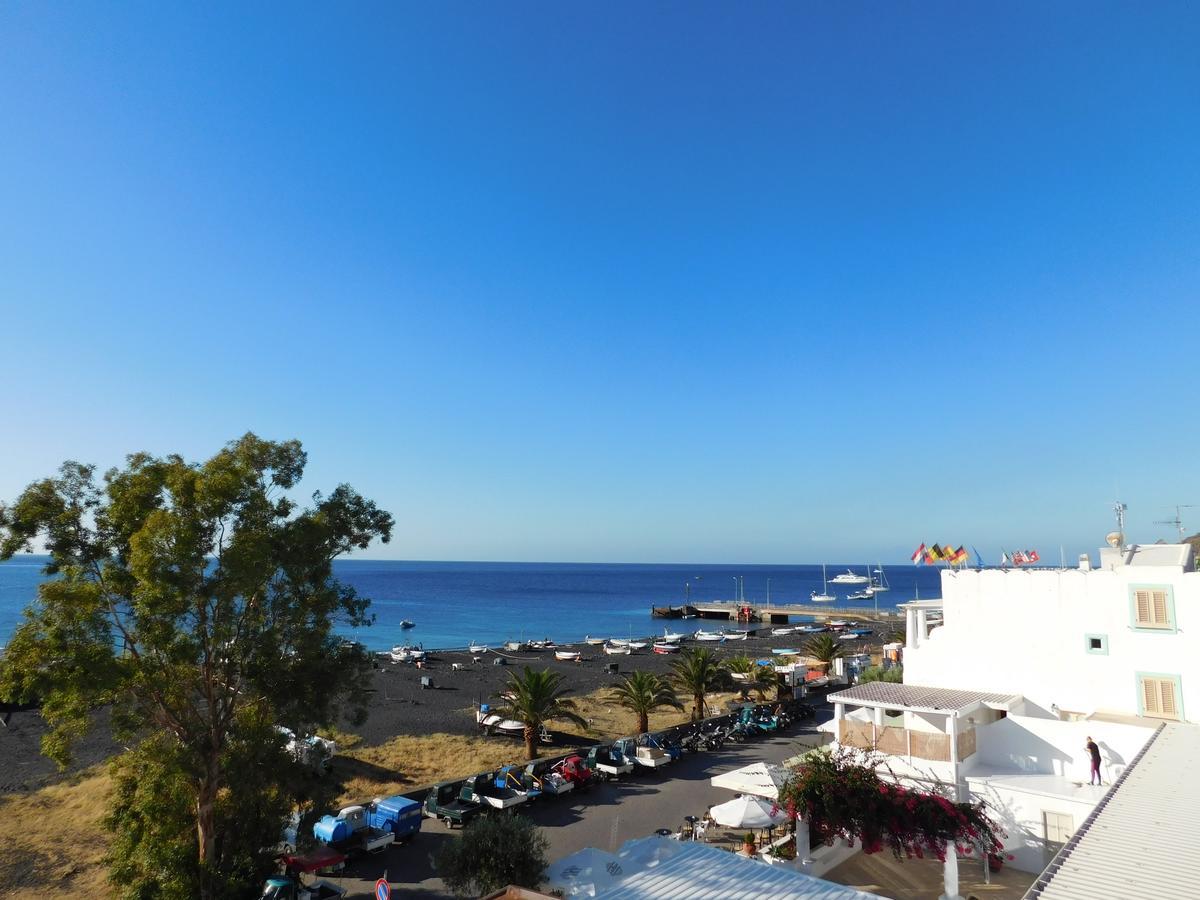 Case La Pergola Aparthotel Stromboli Exterior photo