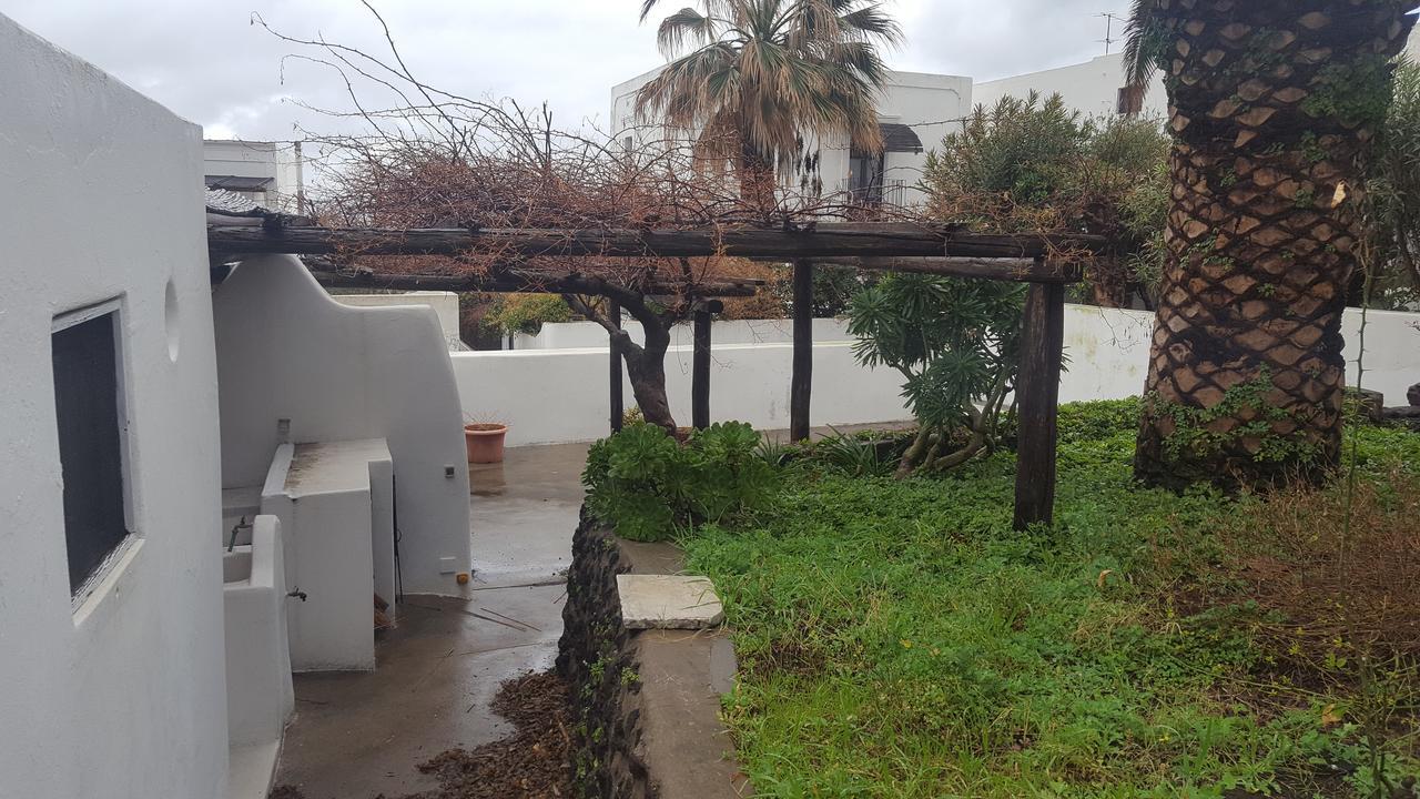 Case La Pergola Aparthotel Stromboli Exterior photo